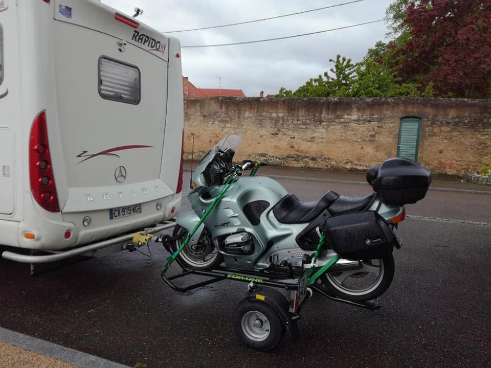 Porte-Moto sur Attelage Voiture 